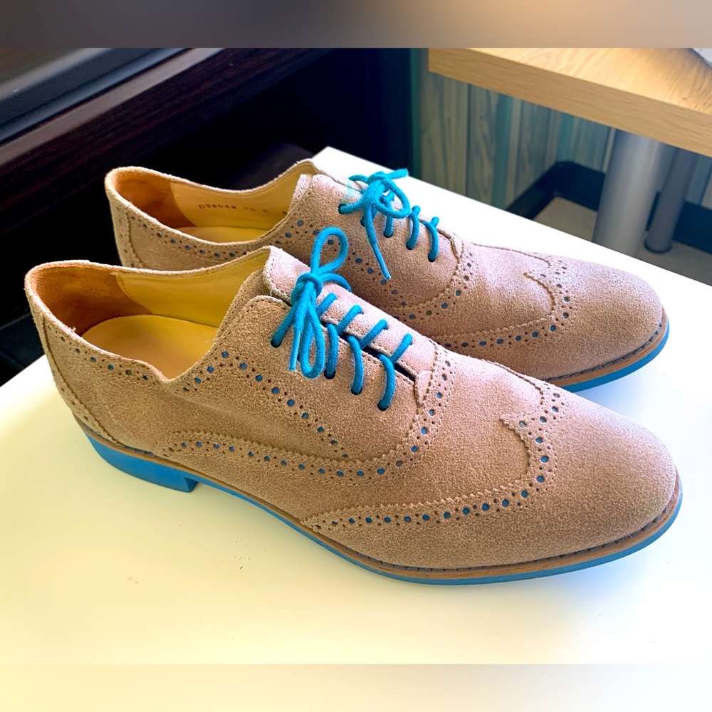 Cole Hahn womens lace-up bucks 10B